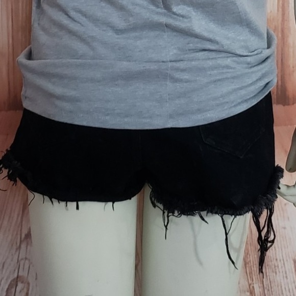 CHERRYBOOM STUDIO BLACK DISTRESSED DENIM SHORTS M - Picture 5 of 8